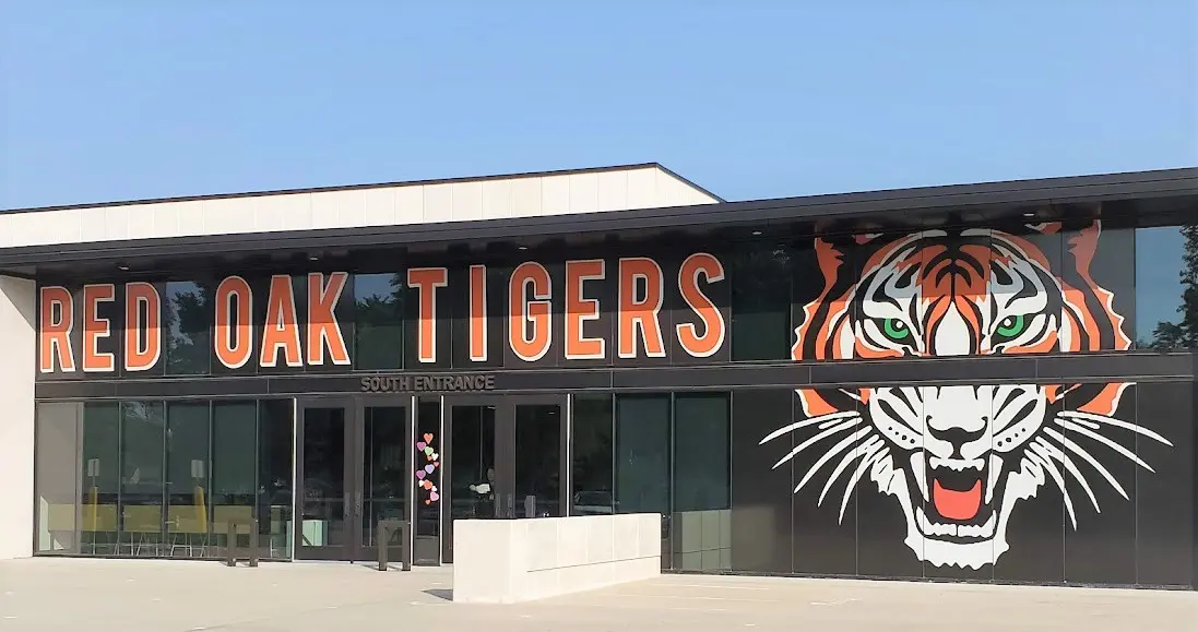 Red Oak Jr/Sr High School Facade