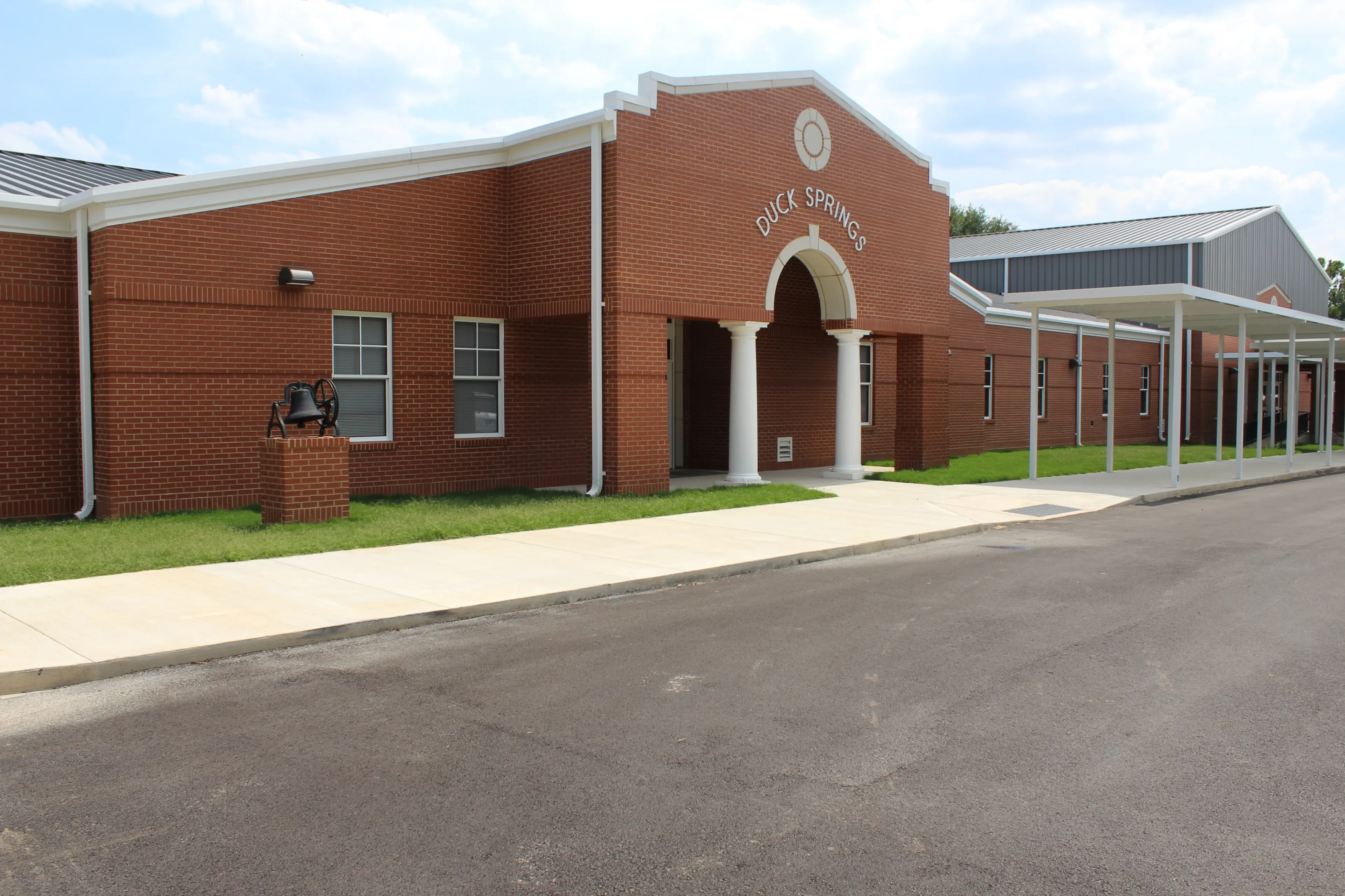 Front of Duck Springs Elementary